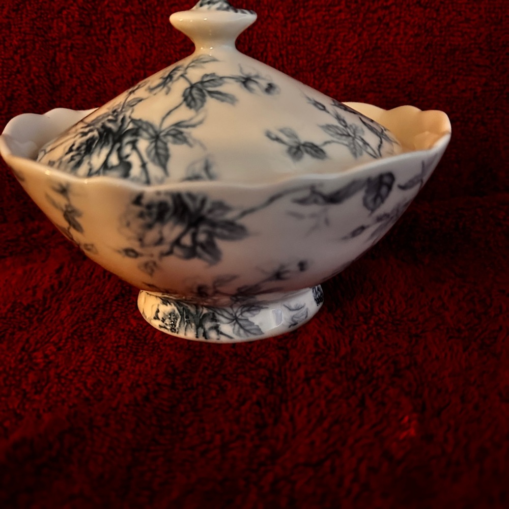 Blue Tolle peppertree Teaware sugar bowl. - Picture 2 of 9